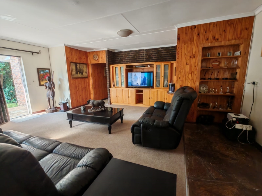 4 Bedroom Property for Sale in Vaalpark Free State